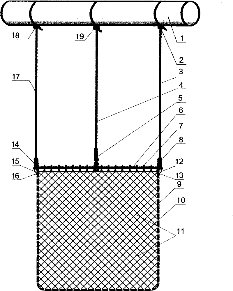 Method for processing metallic chain link fence hanging net for marine anti-pollution tests and method for tying same