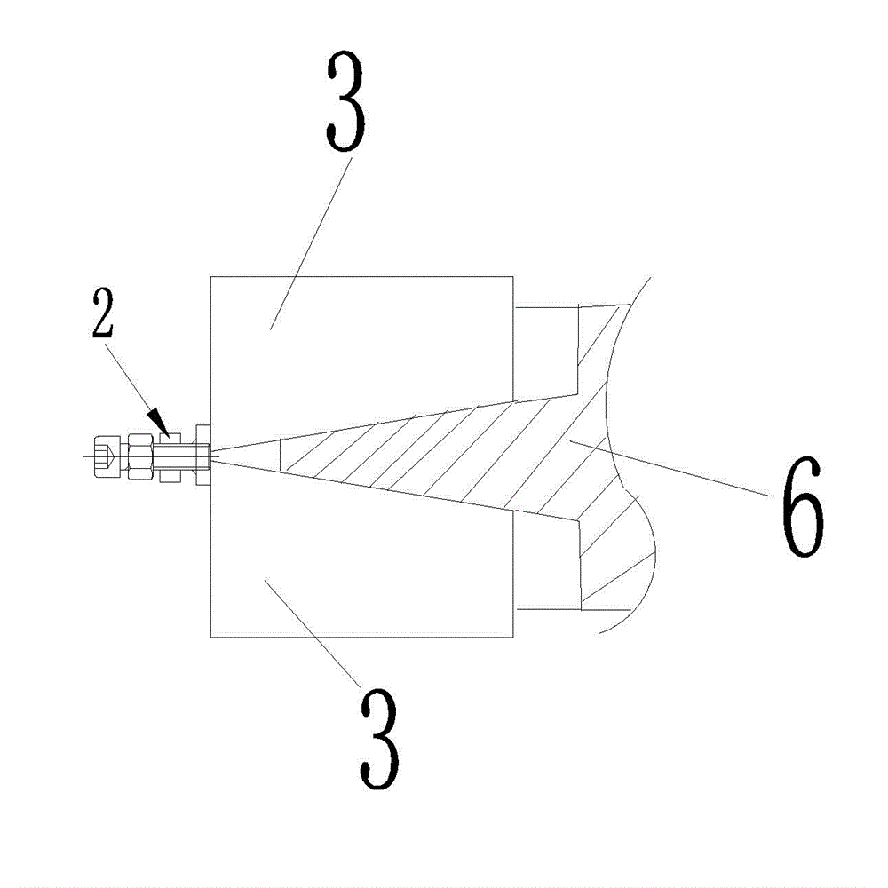 Device for machining ultra-large lead inner helixes of machine barrel of plastic extruder
