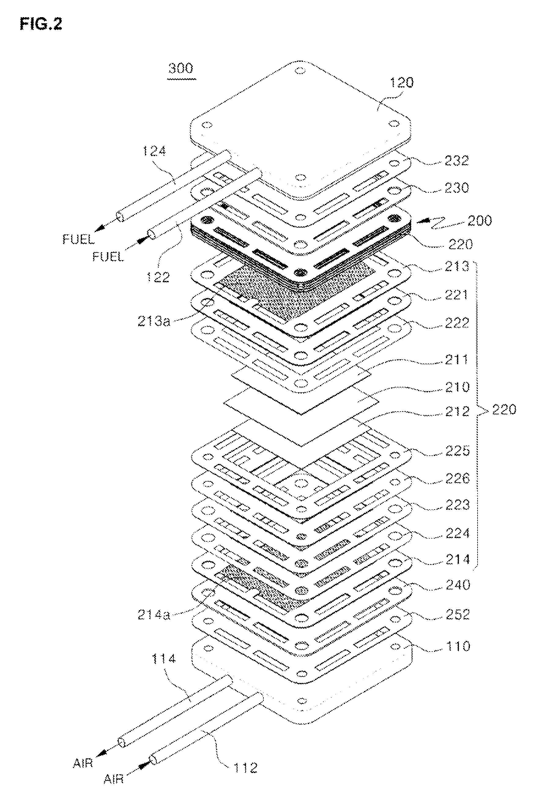 Solid oxide fuel cell stack with uniform flow distribution structure and metal sealing member