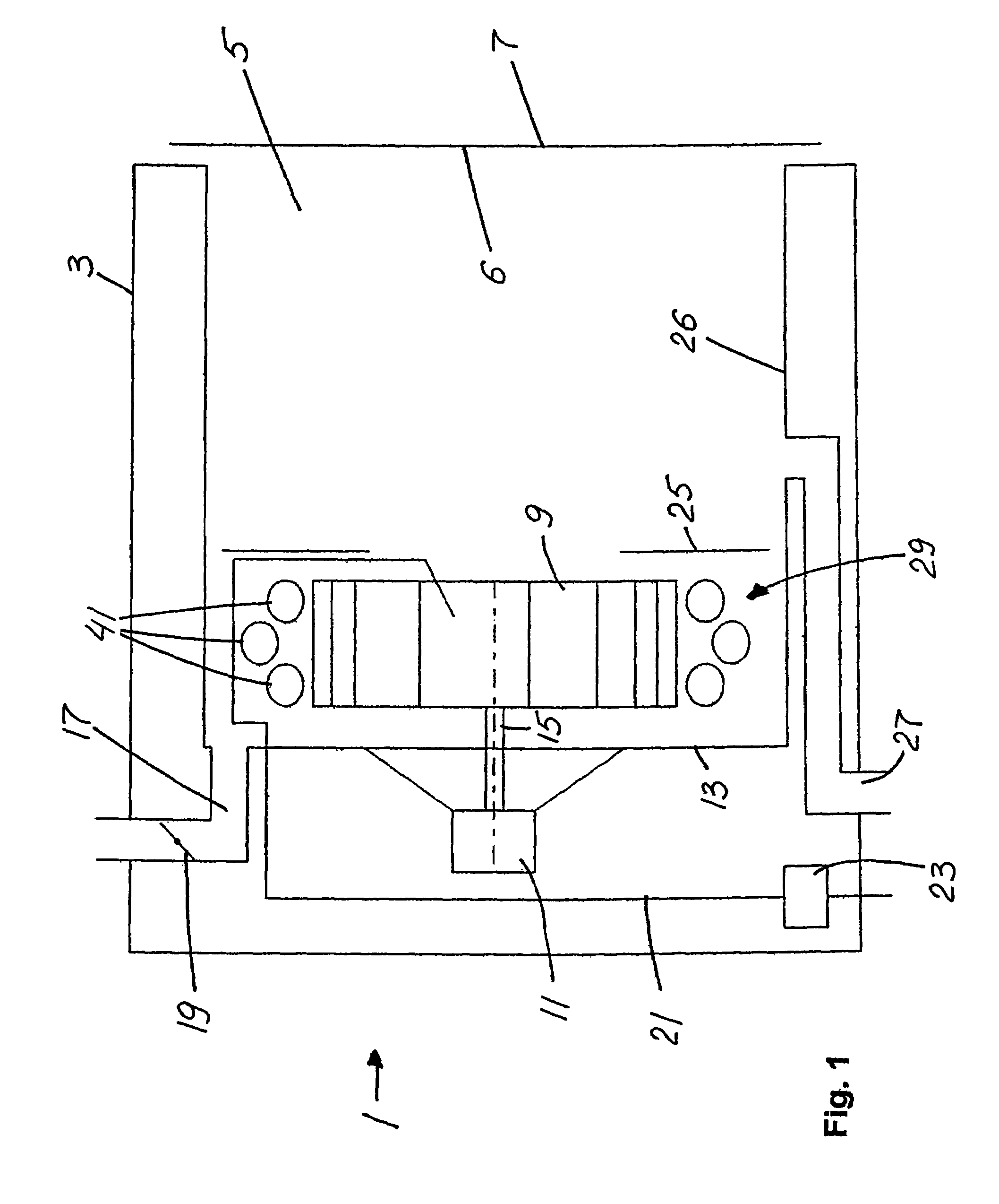 Apparatus for treating and preparing food by gas-fired heating and a heat exchange device for such an apparatus