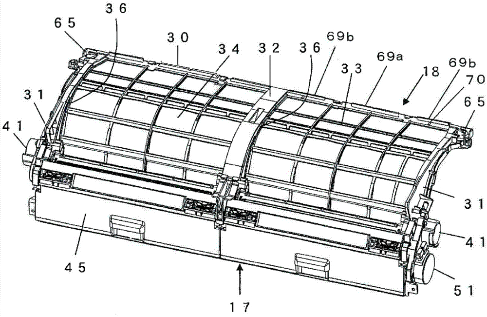 Filter holding device, filter cleaning device and air conditioner