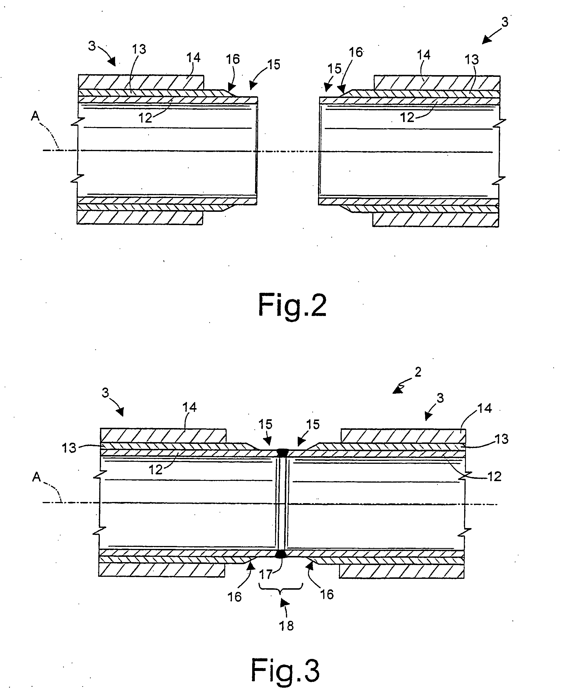Pipe-joining method and apparatus for producing underwater pipelines, and underwater-pipeline-laying vessel comprising such an apparatus