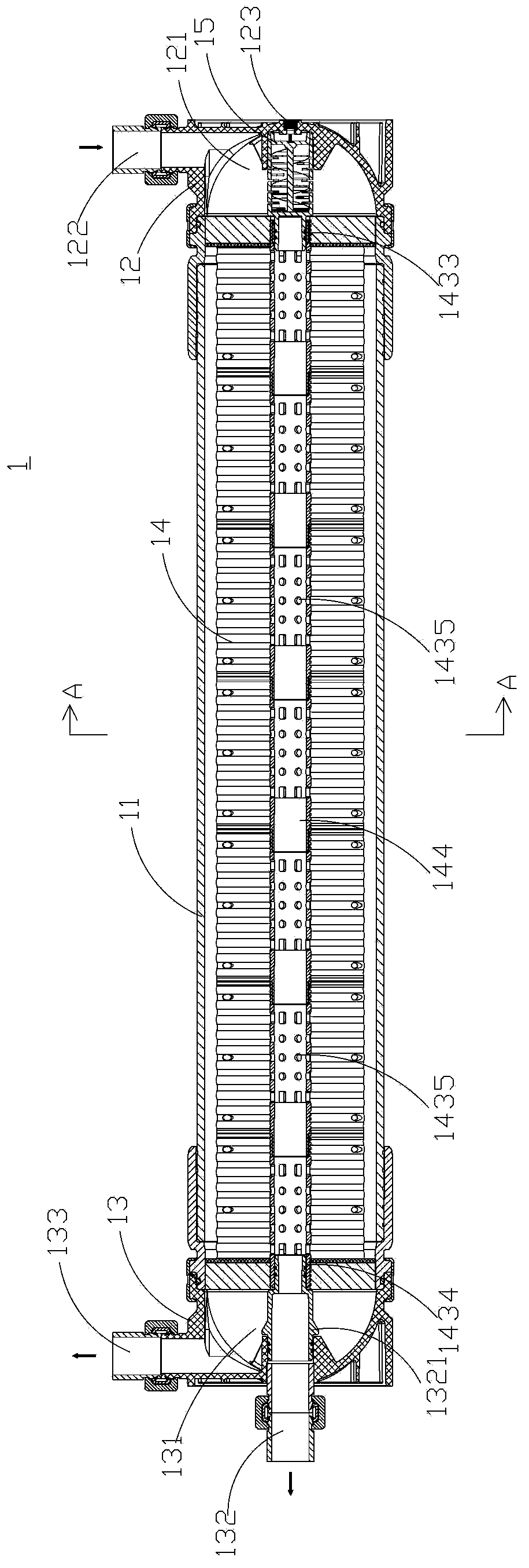 Hollow fiber membrane module and water treatment apparatus with it