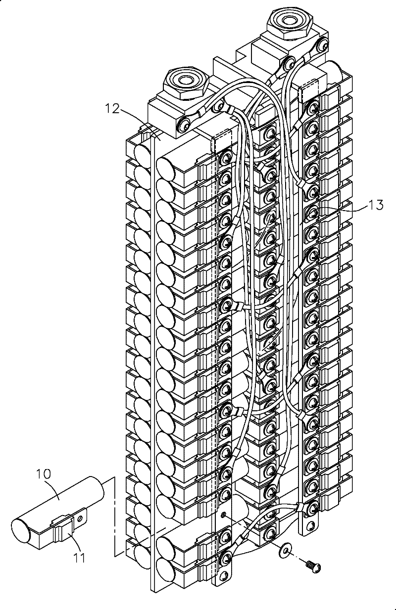Safety power supply device for aggregated batteries