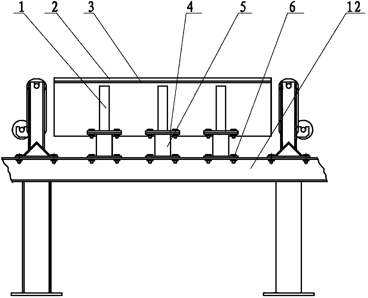 Conveying belt buffering chute capable of bearing large impact