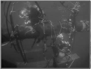 Underwater image comprehensive enhancement method for target recognition