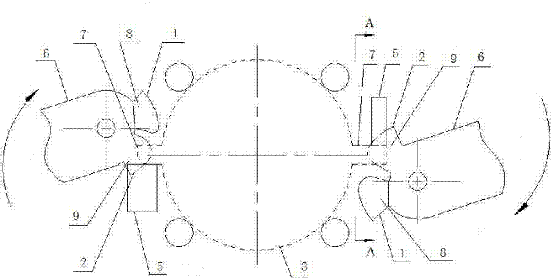 Method and device for single plate dislocation of metal plate laminates