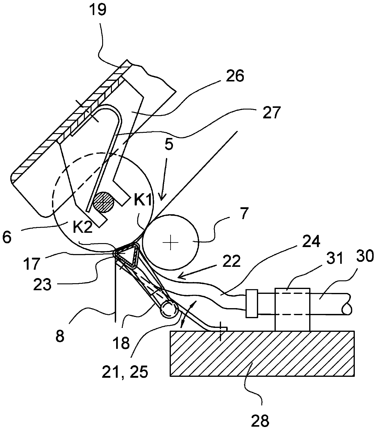 Spinning machine and compaction device