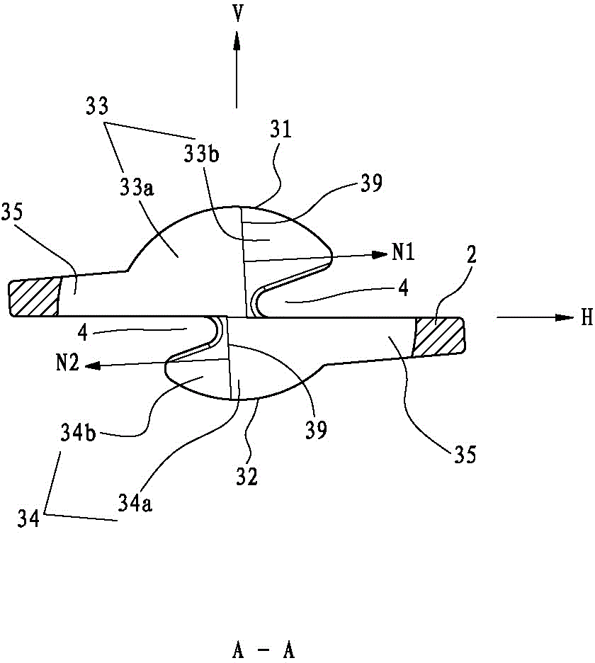 Rolling ball retention chain capable of torsional operation and linear movement mechanism composed of same