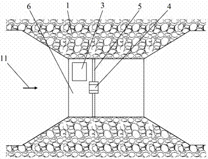 An inclination-type water metering device suitable for irrigation ditches