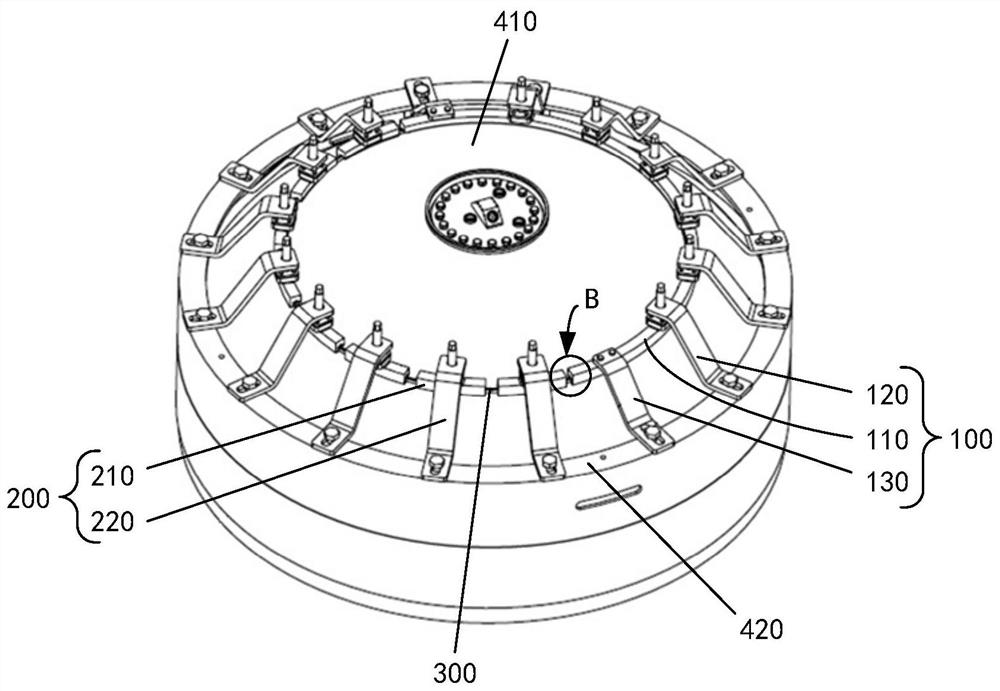 Assembling tool and assembling method for self-destruction medicine strip of carrier