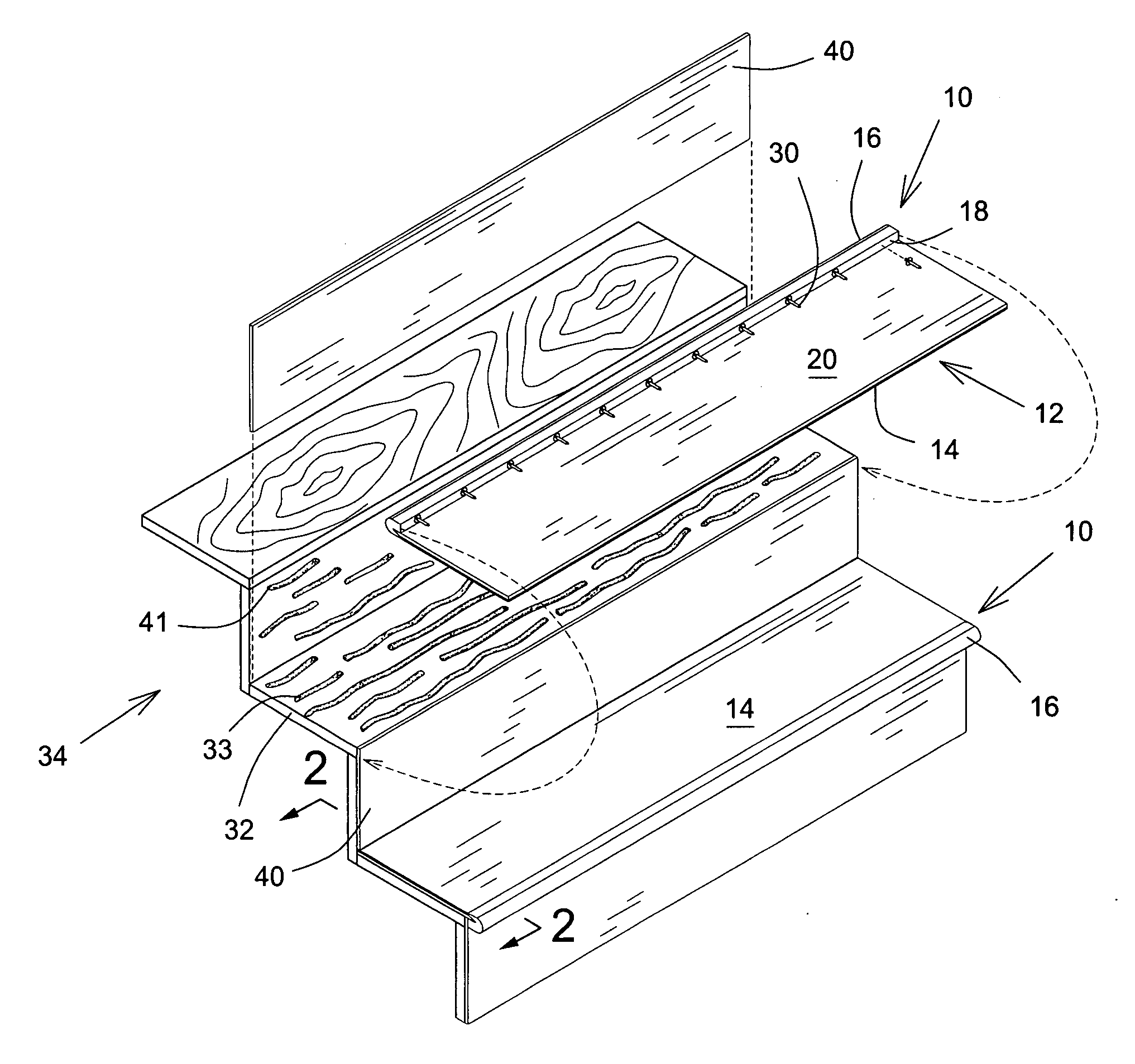 Staircase finishing plate arrangement
