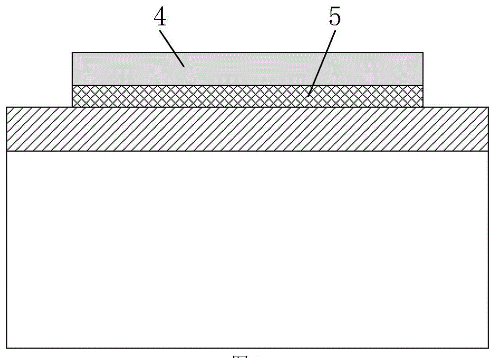 Step-gate dielectric double-layer graphene field-effect transistor and preparation method thereof