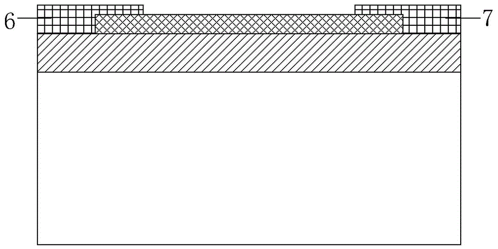 Step-gate dielectric double-layer graphene field-effect transistor and preparation method thereof