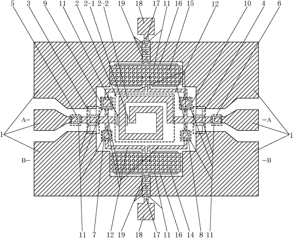 Micromechanical clamped beam type four-state reconfigurable microwave band-pass filter and preparation method
