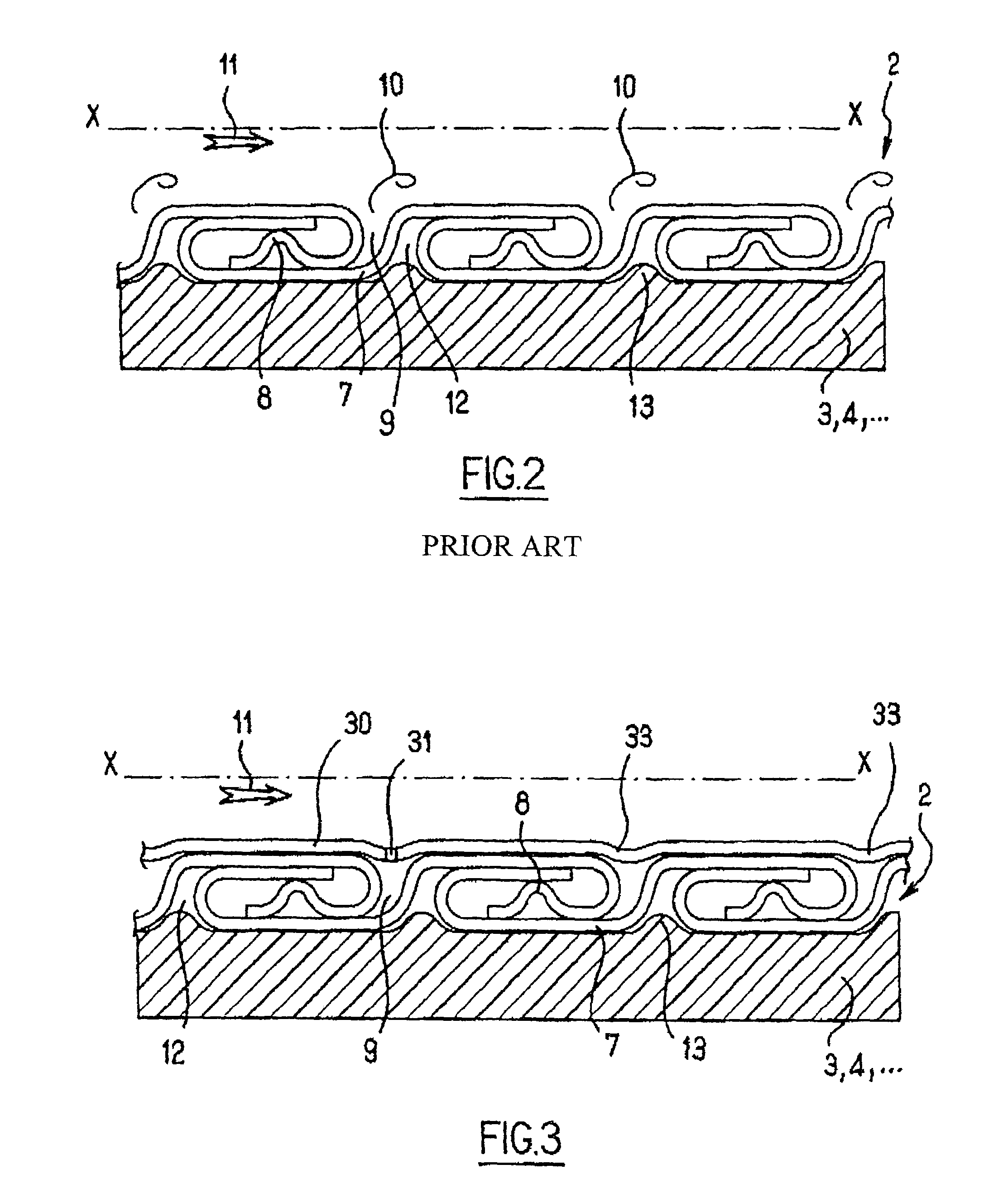 Flexible tubular duct for the transport of fluid and particularly gaseous hydrocarbons with an anti-turbulence carcass and internal lining