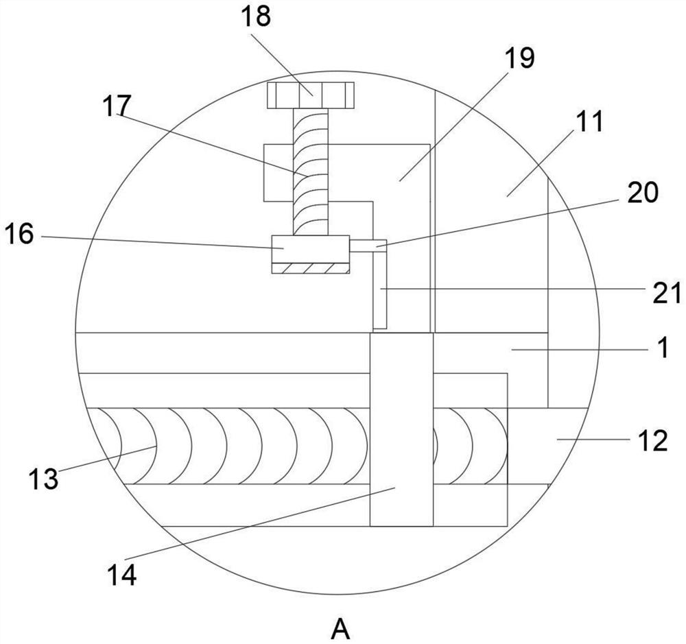 Component cutting device for luggage cloth processing and use method thereof