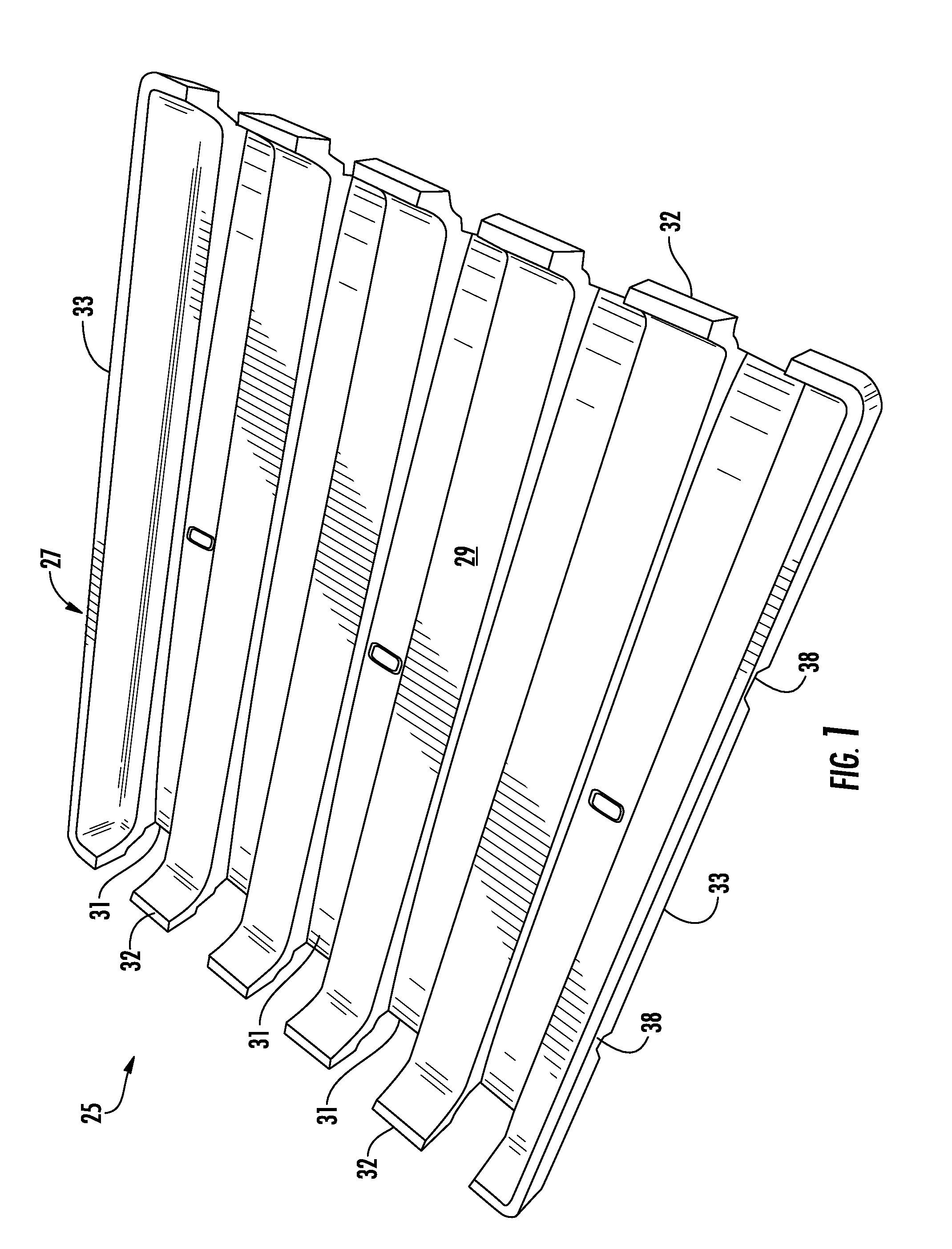 Article tray and handling of articles with the tray