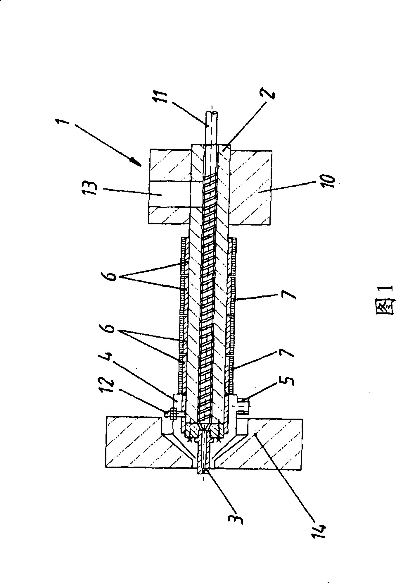 Device for discharging plastic melt