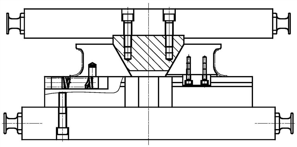 Bulging die and method capable of retracting bulging petals at high temperature