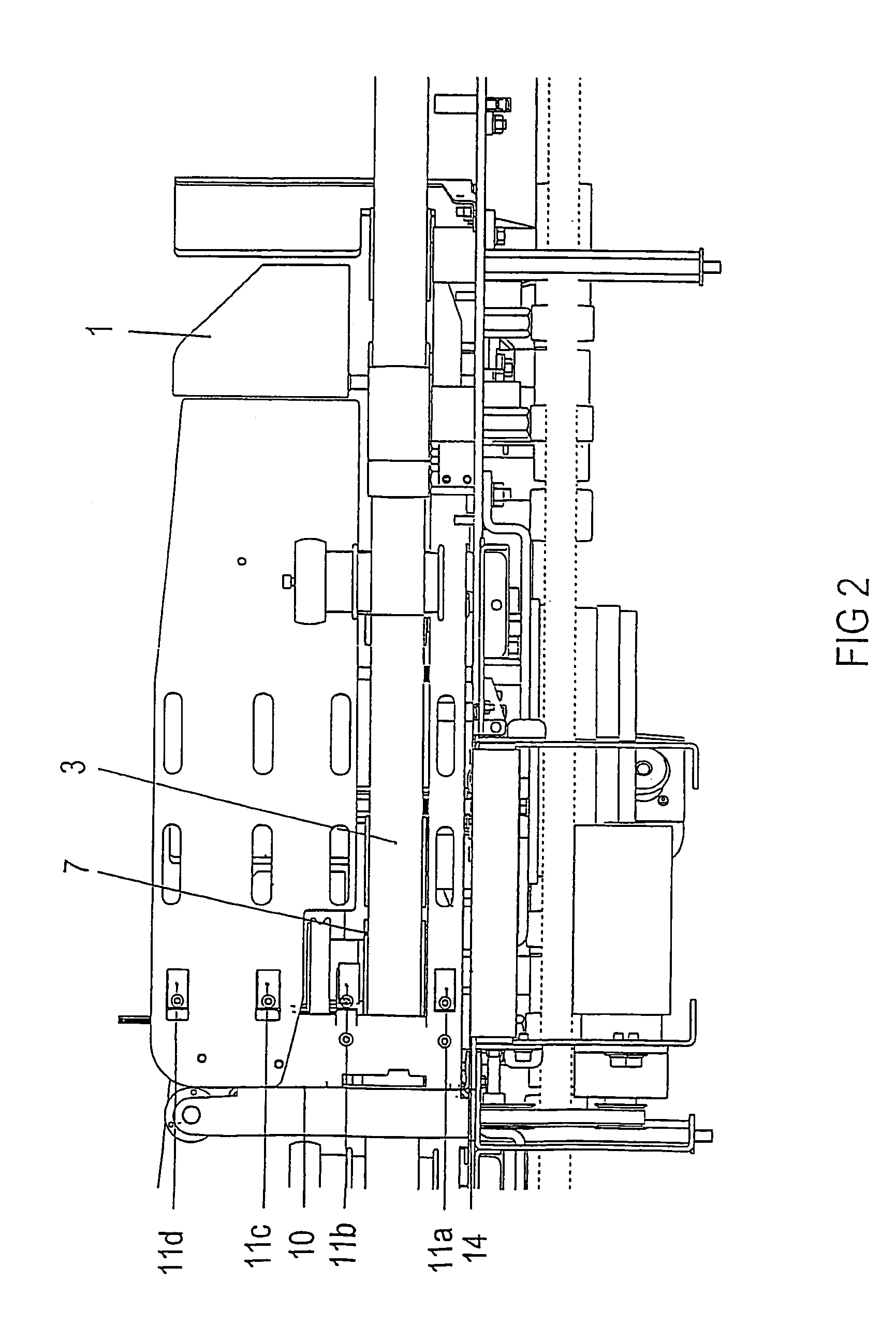 Method and device for stacking flat mailings
