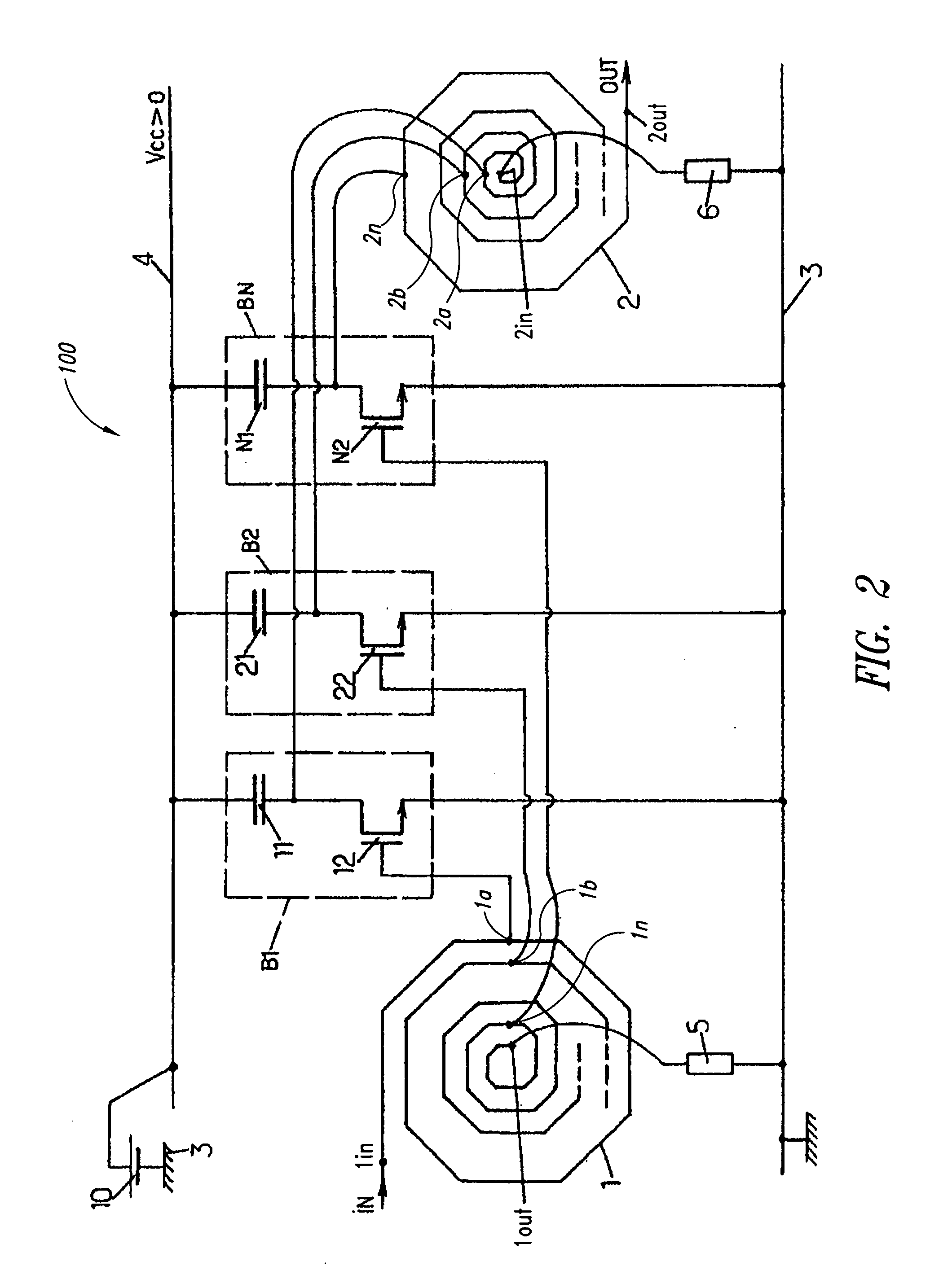 Electronic signal amplifier and method and article for determining the gain of such an amplifier