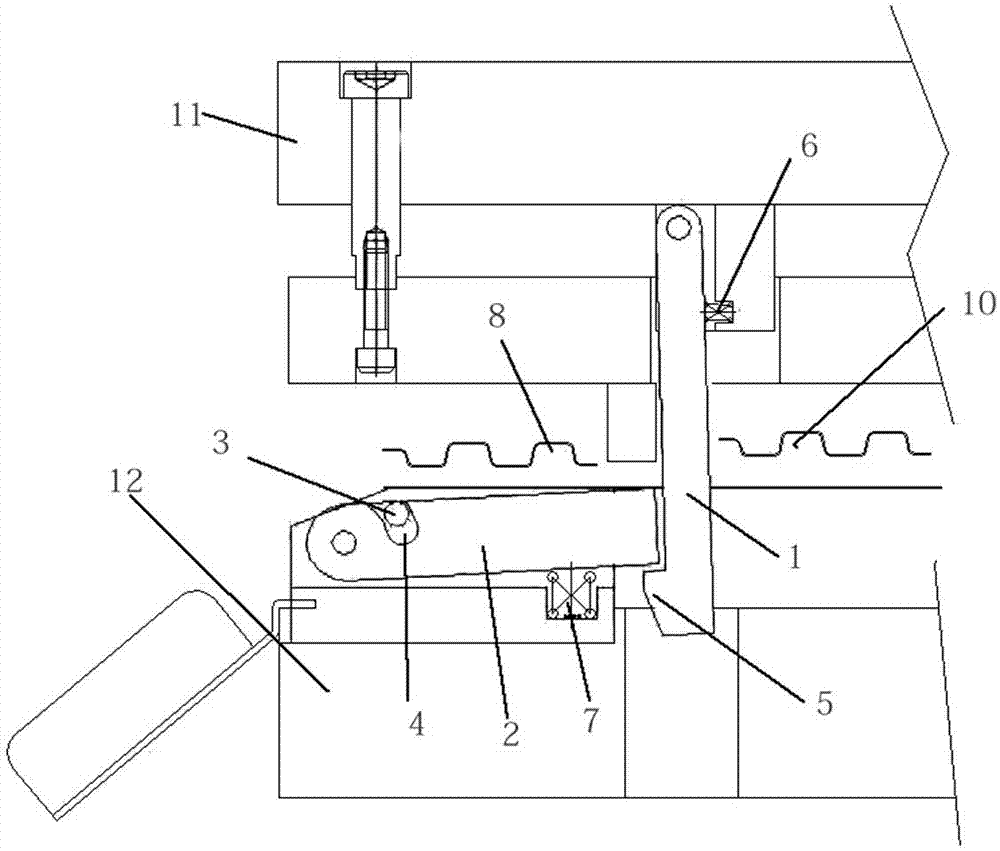 Auxiliary stripping mechanism in continuous die