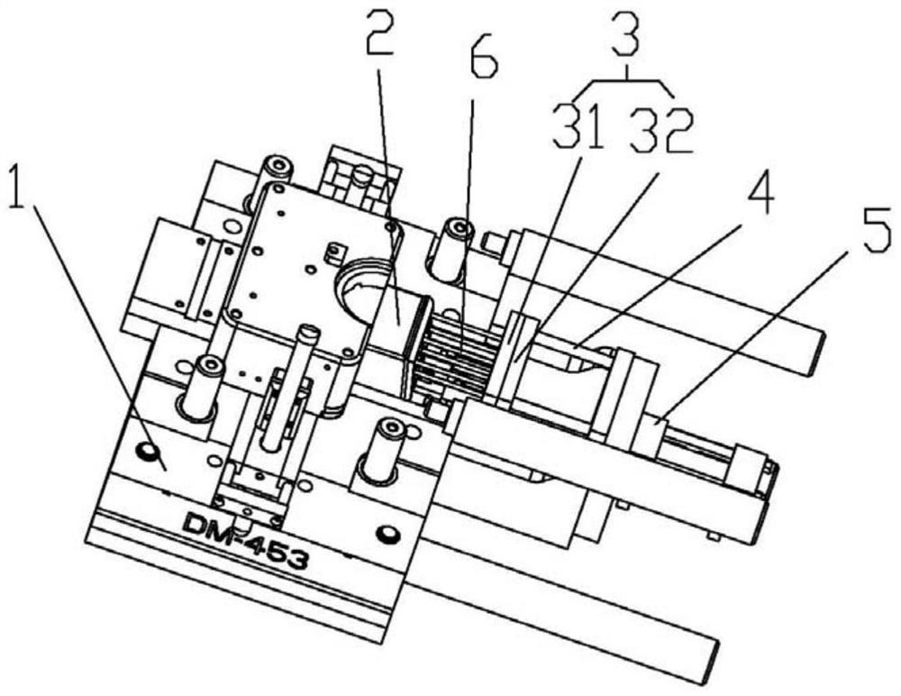 Device for avoiding product deformation during mold opening