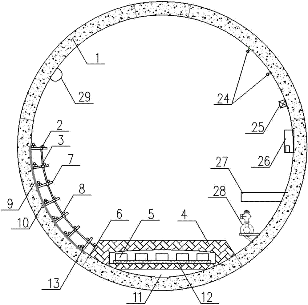 Shield tunnel segment structure considering municipal cable pipelines and installing method