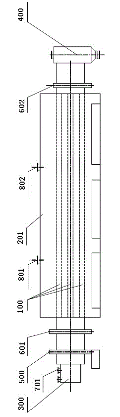 Method for extracting aluminum oxide from coal ash through hot-wall reaction