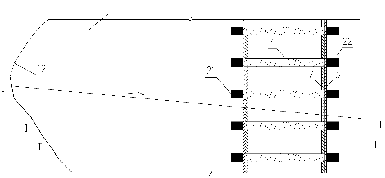 Anti-skid tunnel structure and construction method thereof