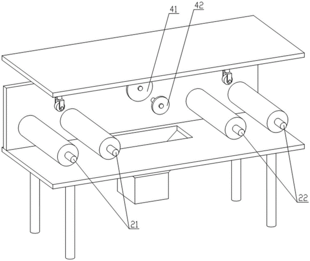 Cutting device for solid wood