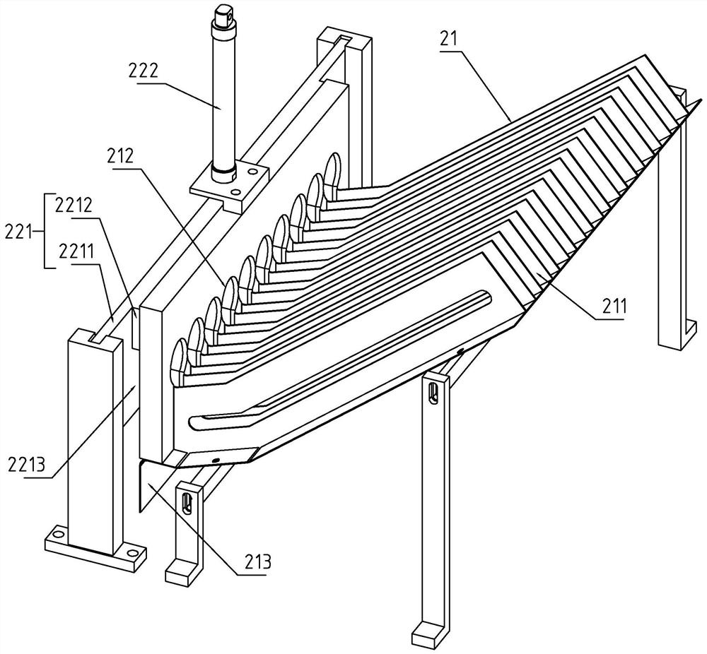 Film laminating device for paper tableware