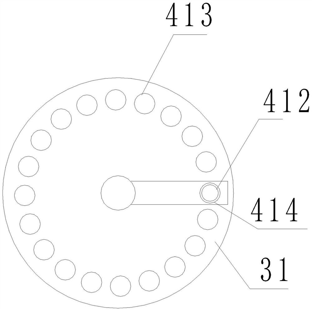 A straw returning device