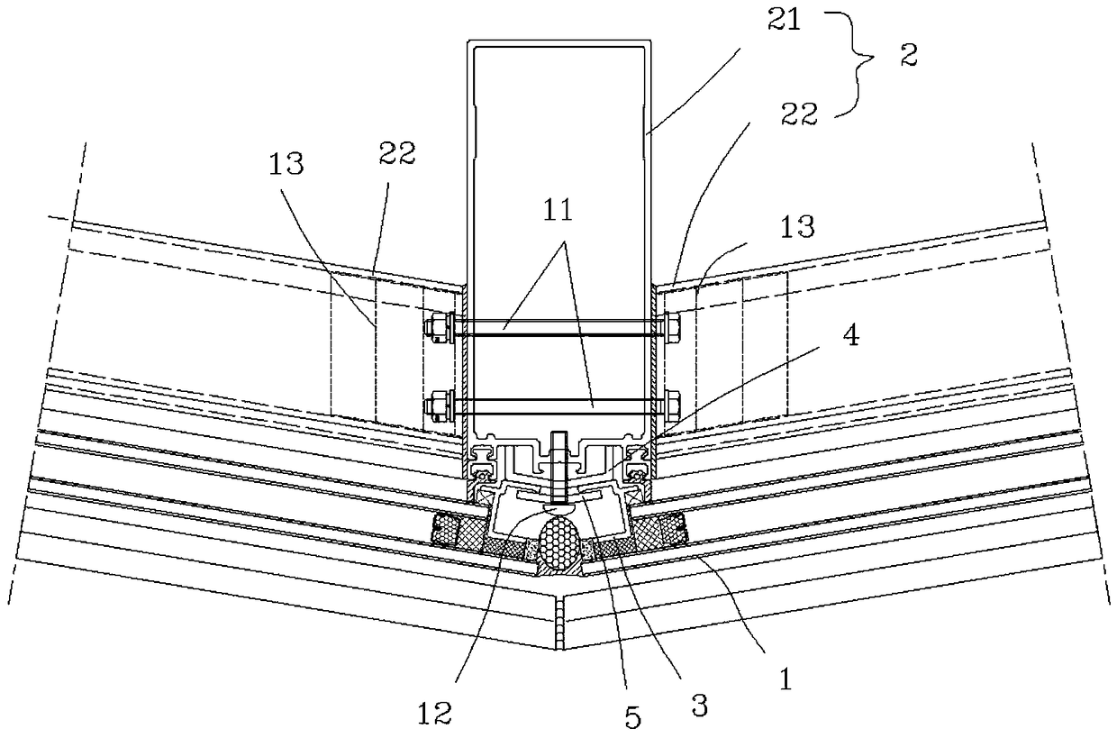 Obtuse-angle-shaped glass curtain wall and construction method thereof