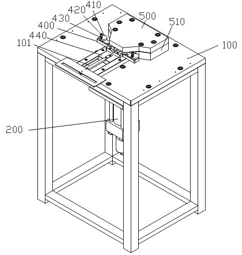 Inverted punching and riveting machine and riveting method thereof