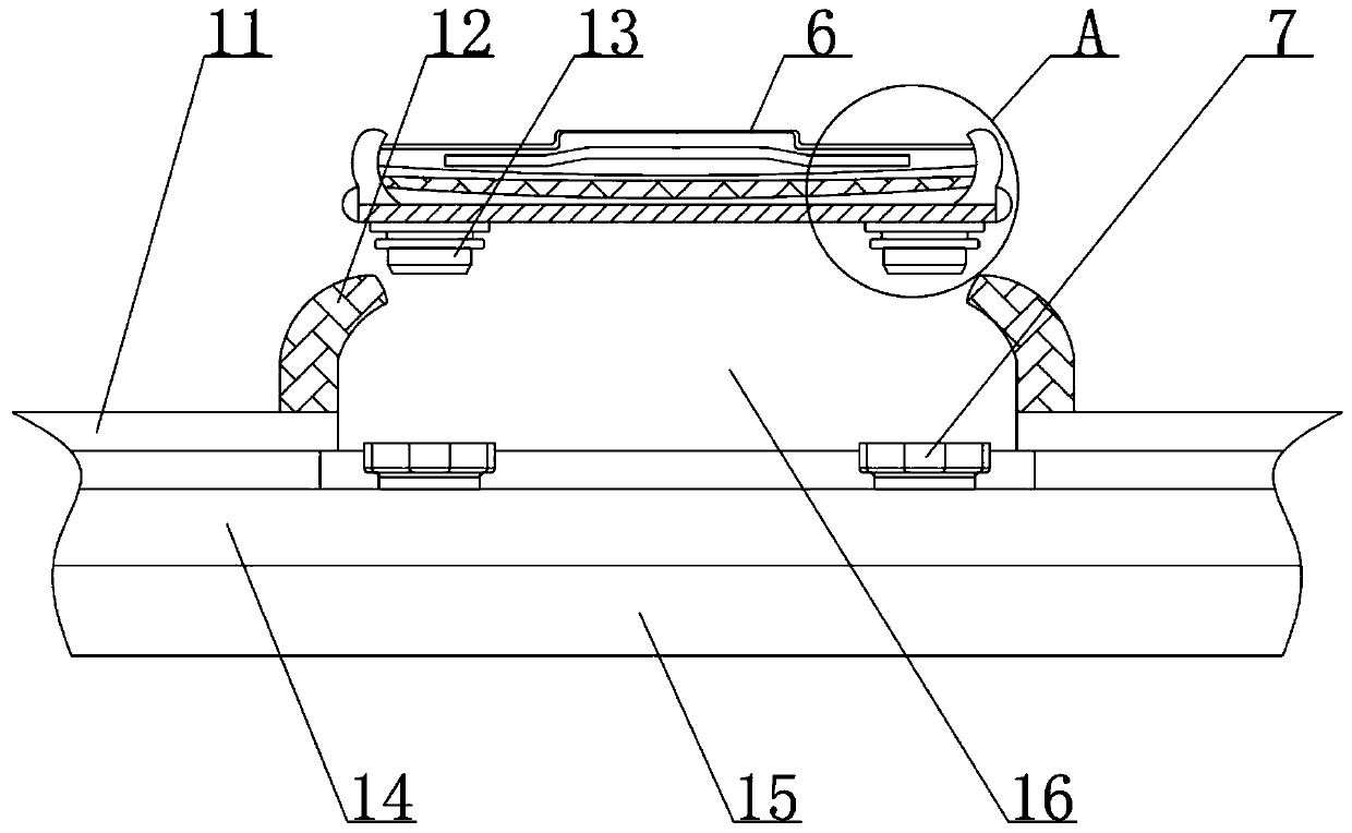 Manufacture method of fluff pulp-free side leakage-preventing pants-shaped sanitary napkin