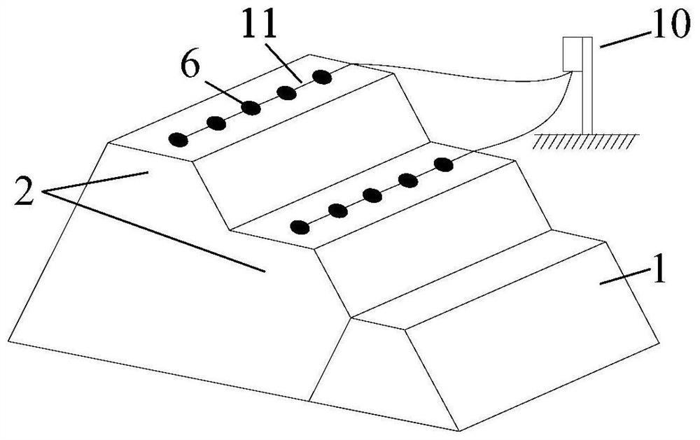 A curved guided wave monitoring method for early warning of tailings dam dam failure