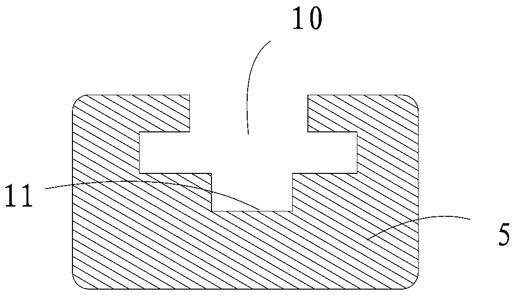 In-mold punching mechanism and injection molding mold