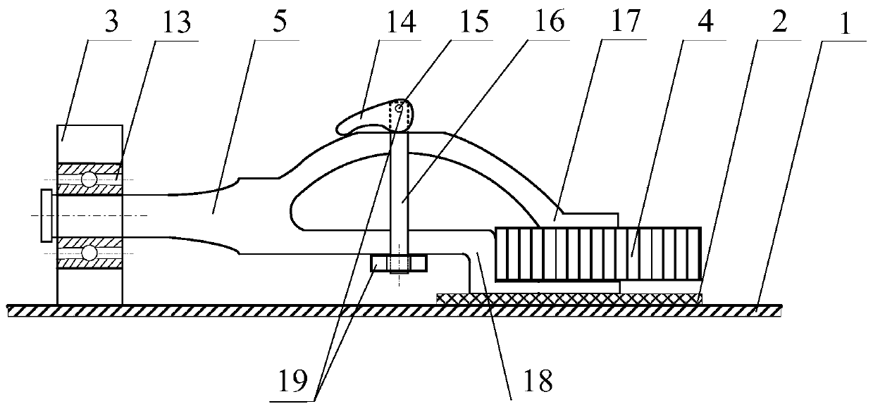 Pre-welding preheating and post-welding heat treatment device for tank body
