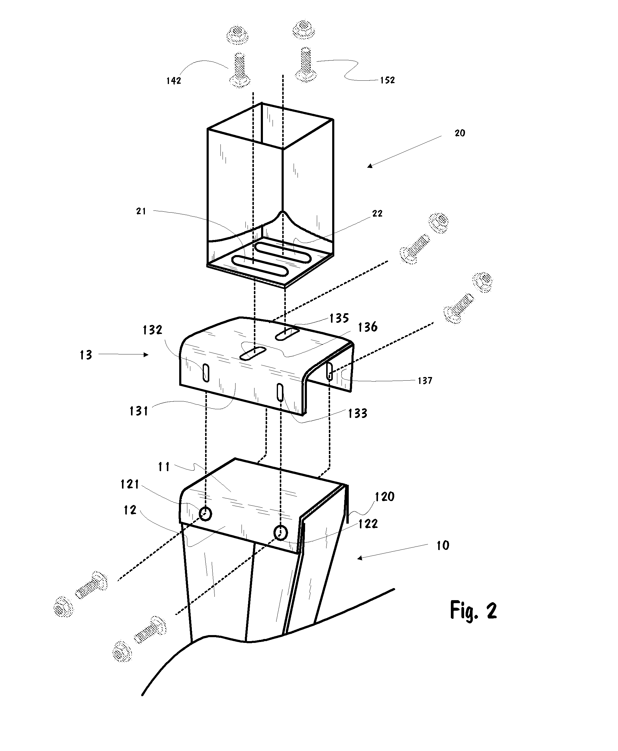 Ground anchor with tilt compensation