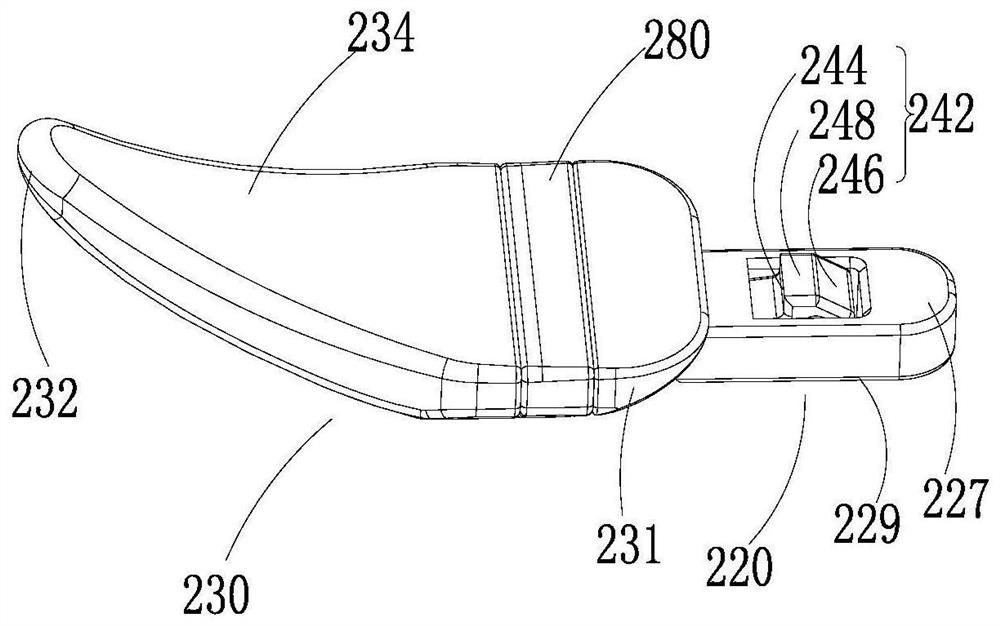 Separating piece and assembly for surgical instrument, and surgical kit