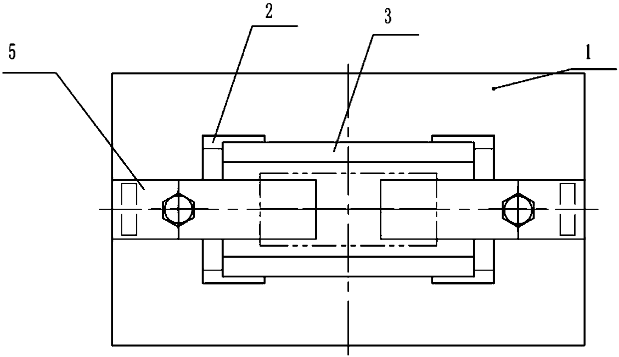 Indexable clamp for removing allowance of inner back arc during blade rough machining