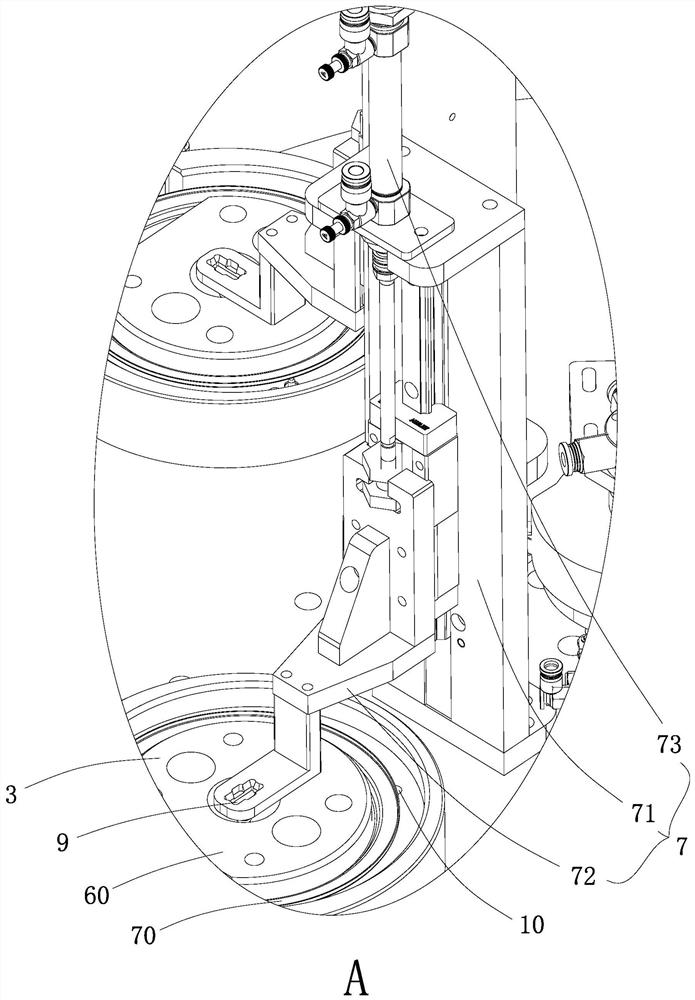 Automatic welding device for welding bonding pad