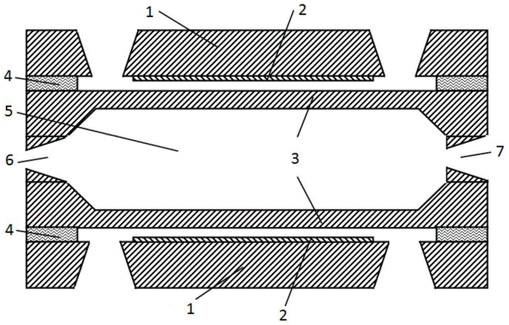 Valveless electrostatic micropump with low reverse drive voltage and double-sided pump diaphragms, and preparation method thereof