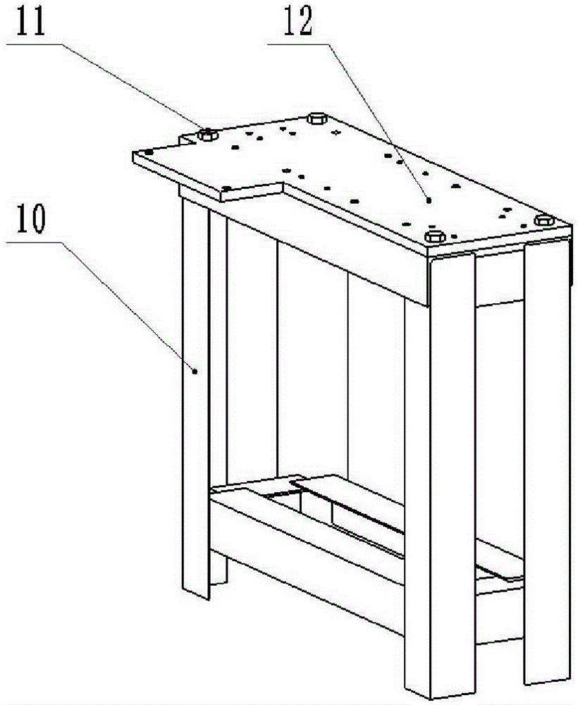 Device for feeding chain rivets into tray automatically