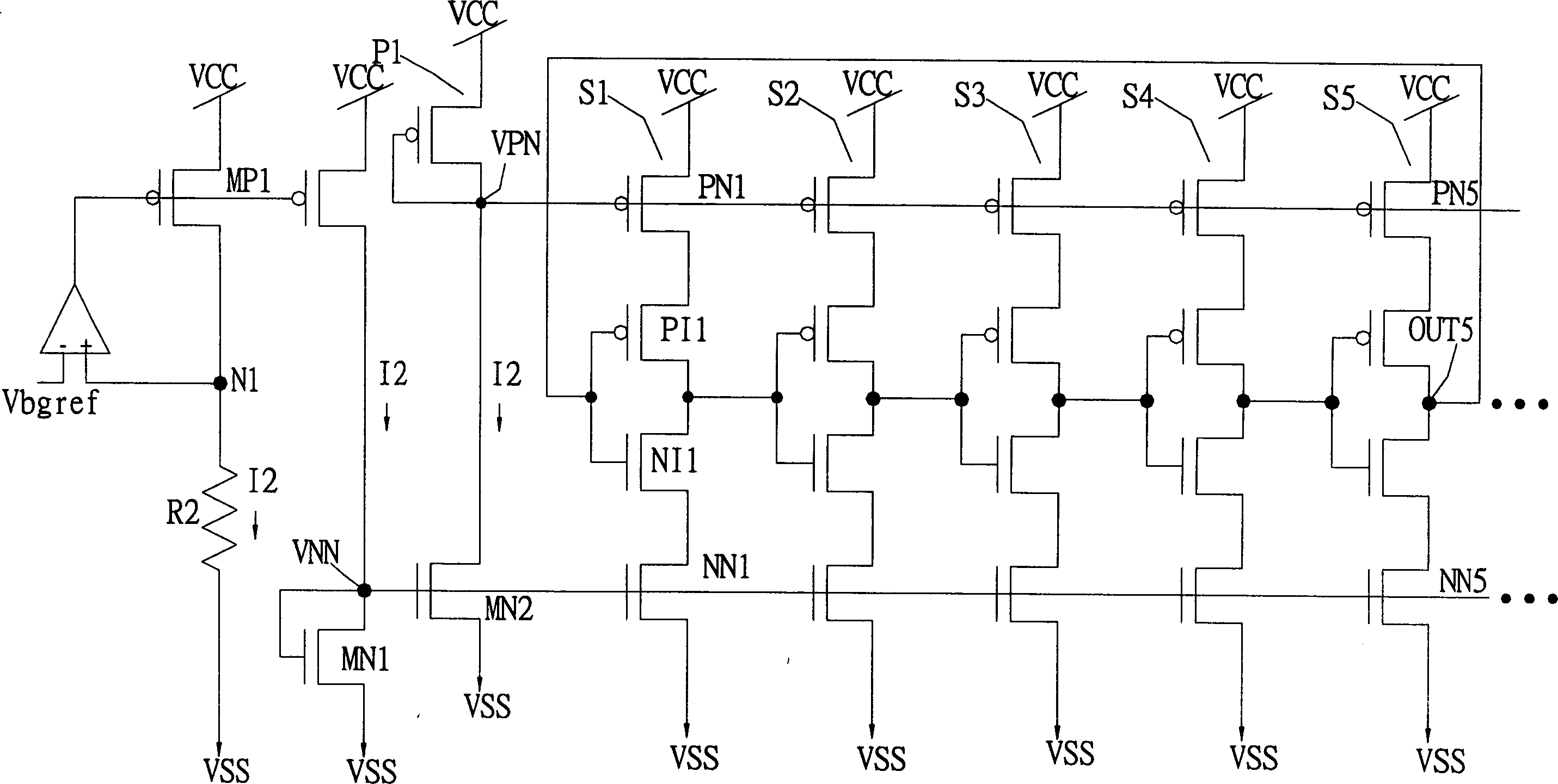 Low voltage annular oscillator with almost constant delay time