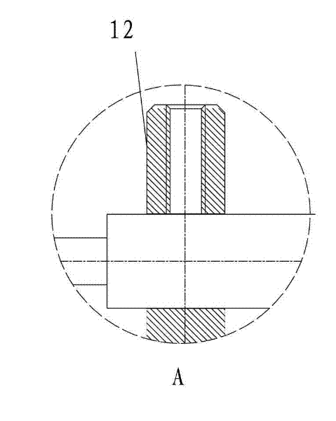 Device and method for positioning sensing element of displacement sensor
