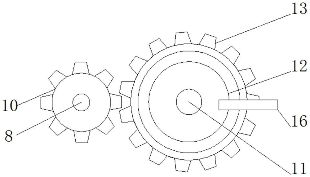 Automatic cutting device capable of adjusting cutting size of textile materials