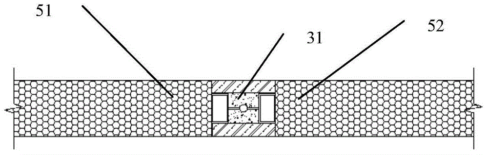 Assembly type green building system and construction method